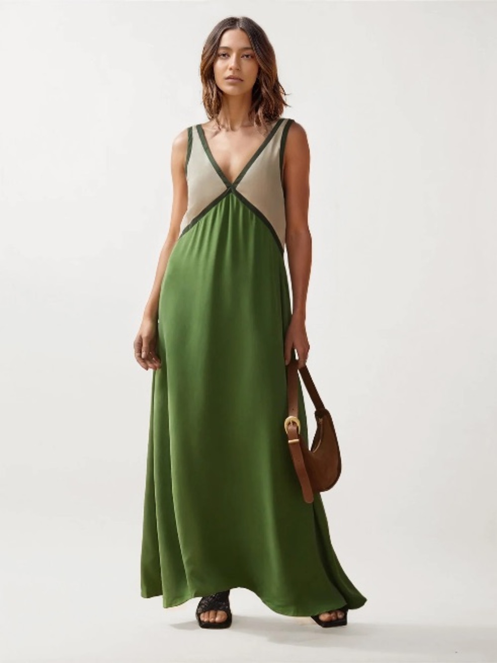 Green Contrast V-Neck Maxi Dress